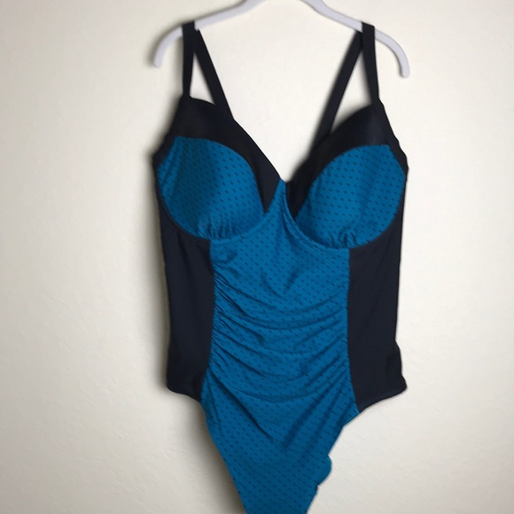 Terra & Sky Other - Terra & Sky One Piece Swimsuit Sz 3X (24W-26W)